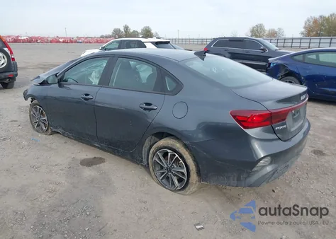 2023 Kia Forte Lxs z USA, uszkodzony, nr VIN 3KPF24AD8PE684343